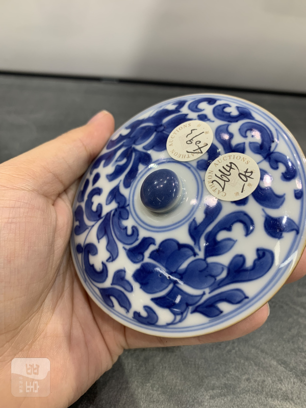 清康熙青花缠枝花卉纹铃铛盖杯 - 图10